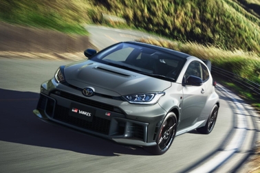 RZ“High performance” + Aero performance package［GR-DAT（8AT・4WD）］