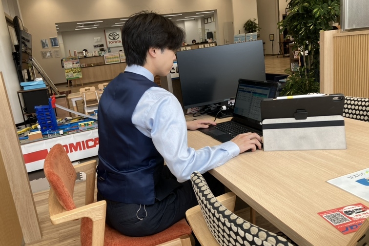営業スタッフ