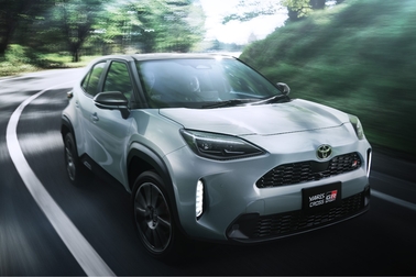 【モデル入り素材】GR SPORT（ハイブリッド・2WD）